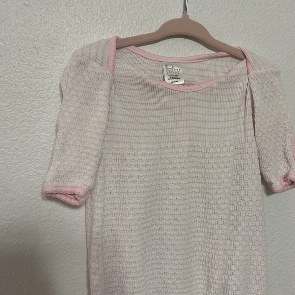 Pink Newborn onesie - Picture 2 of 4
